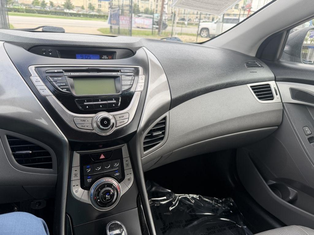 Hyundai Elantra Limited Auto 2013