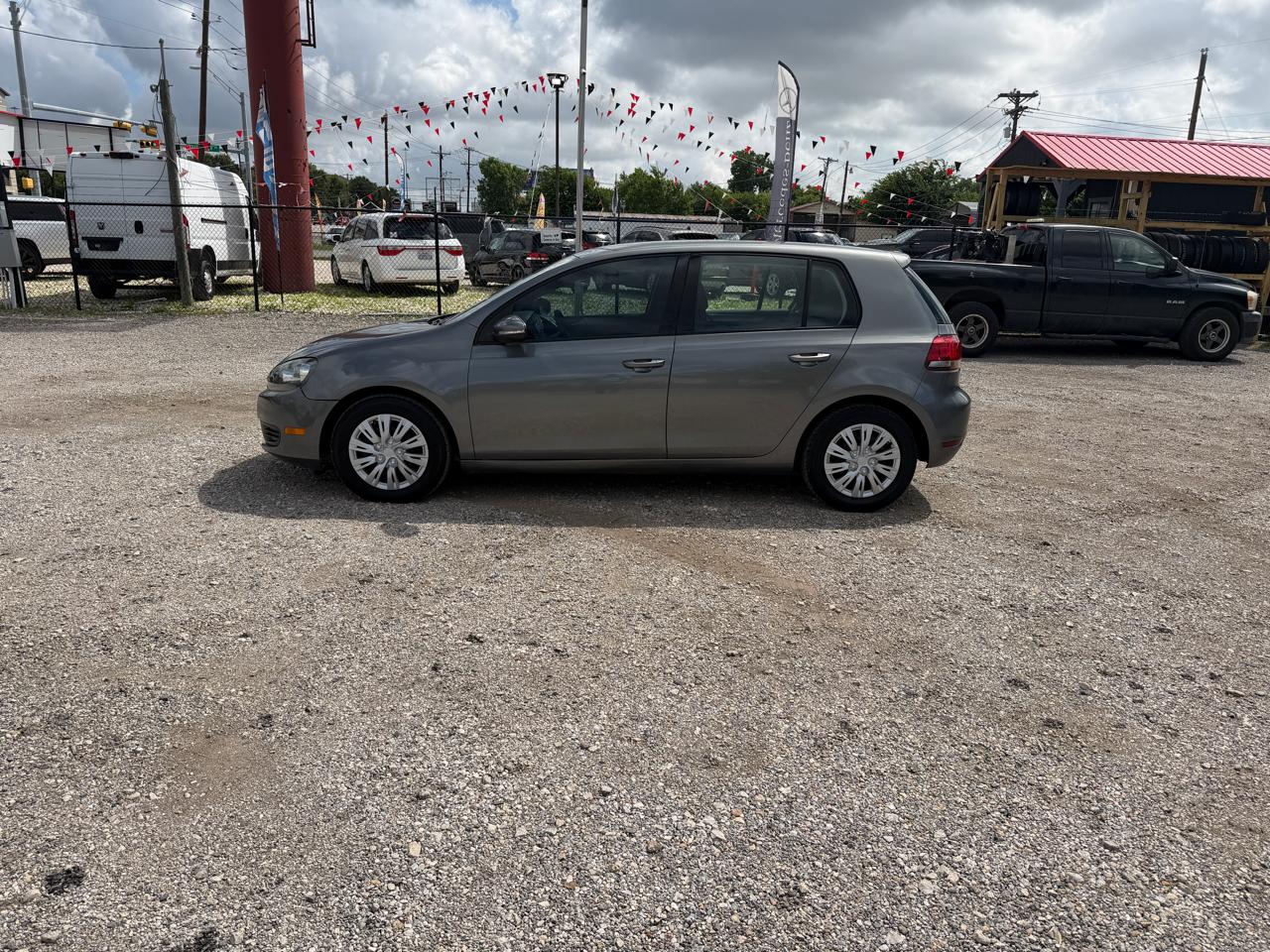 Volkswagen Golf 2.5L 4-Door 2012