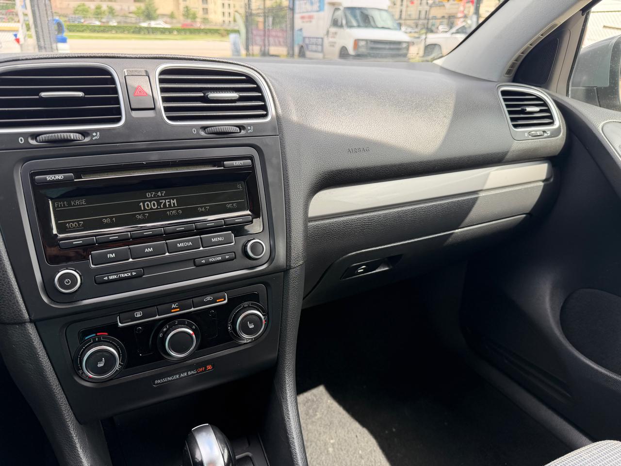 Volkswagen Golf 2.5L 4-Door 2012