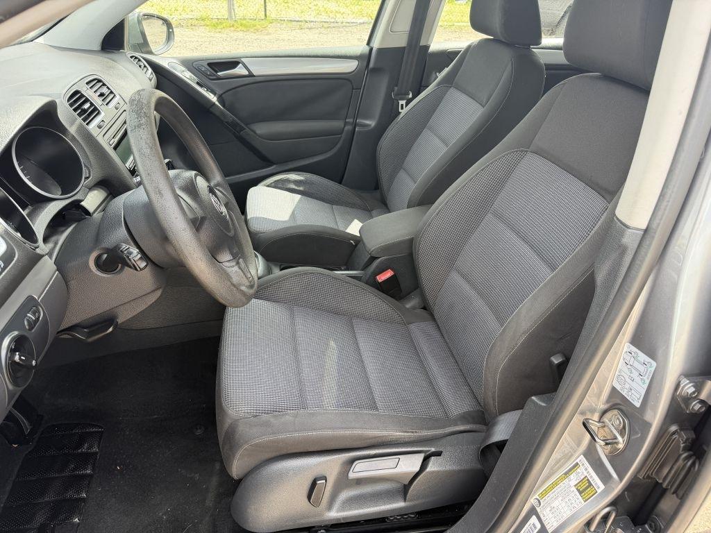Volkswagen Golf 2.5L 4-Door 2012