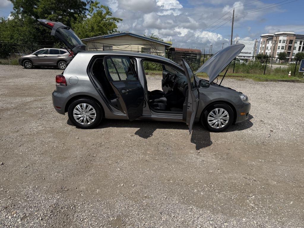 Volkswagen Golf 2.5L 4-Door 2012