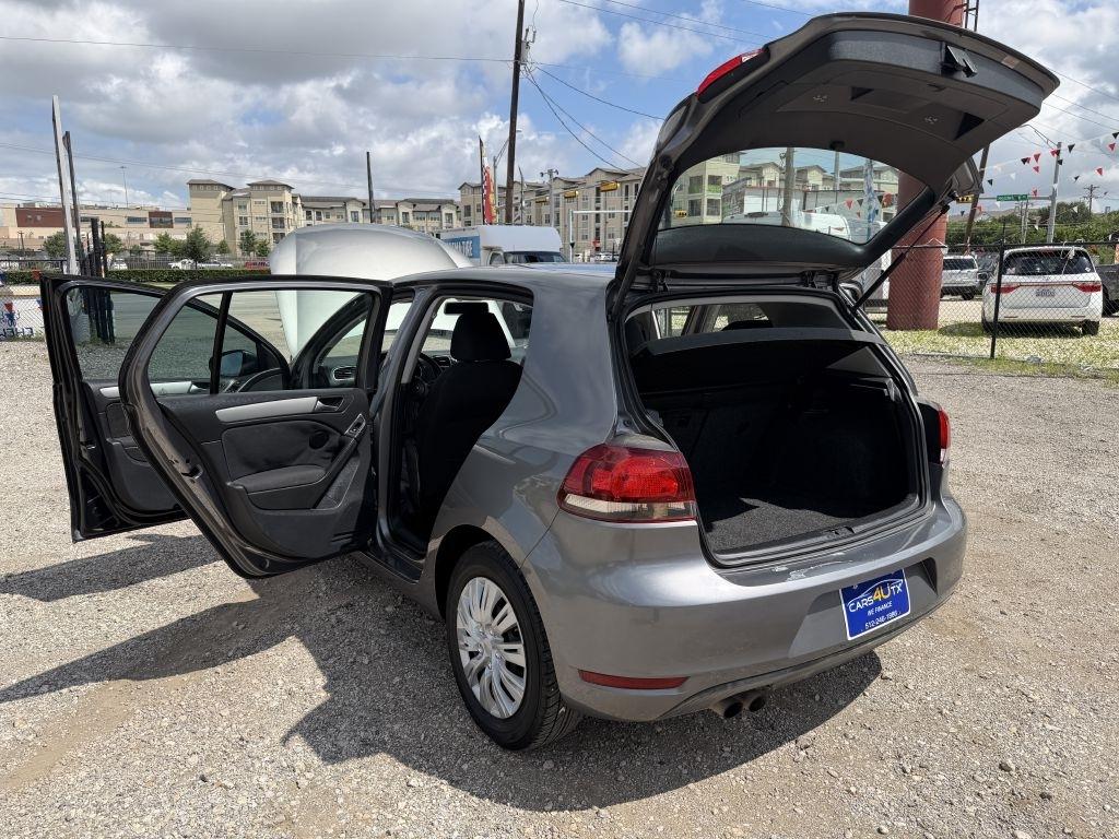 Volkswagen Golf 2.5L 4-Door 2012