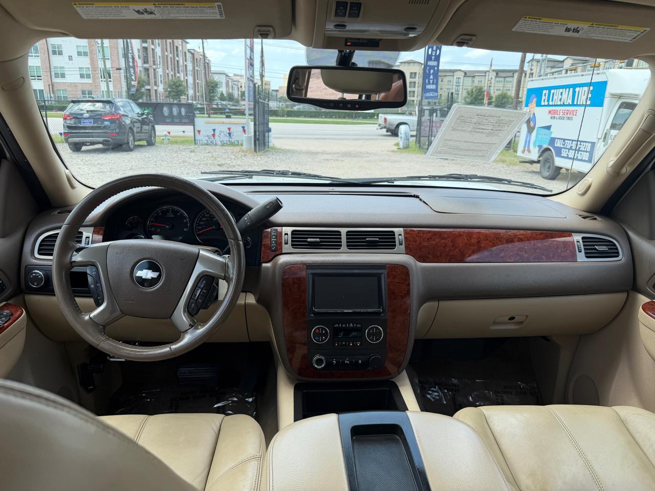 Chevrolet Avalanche LT 2WD 2010