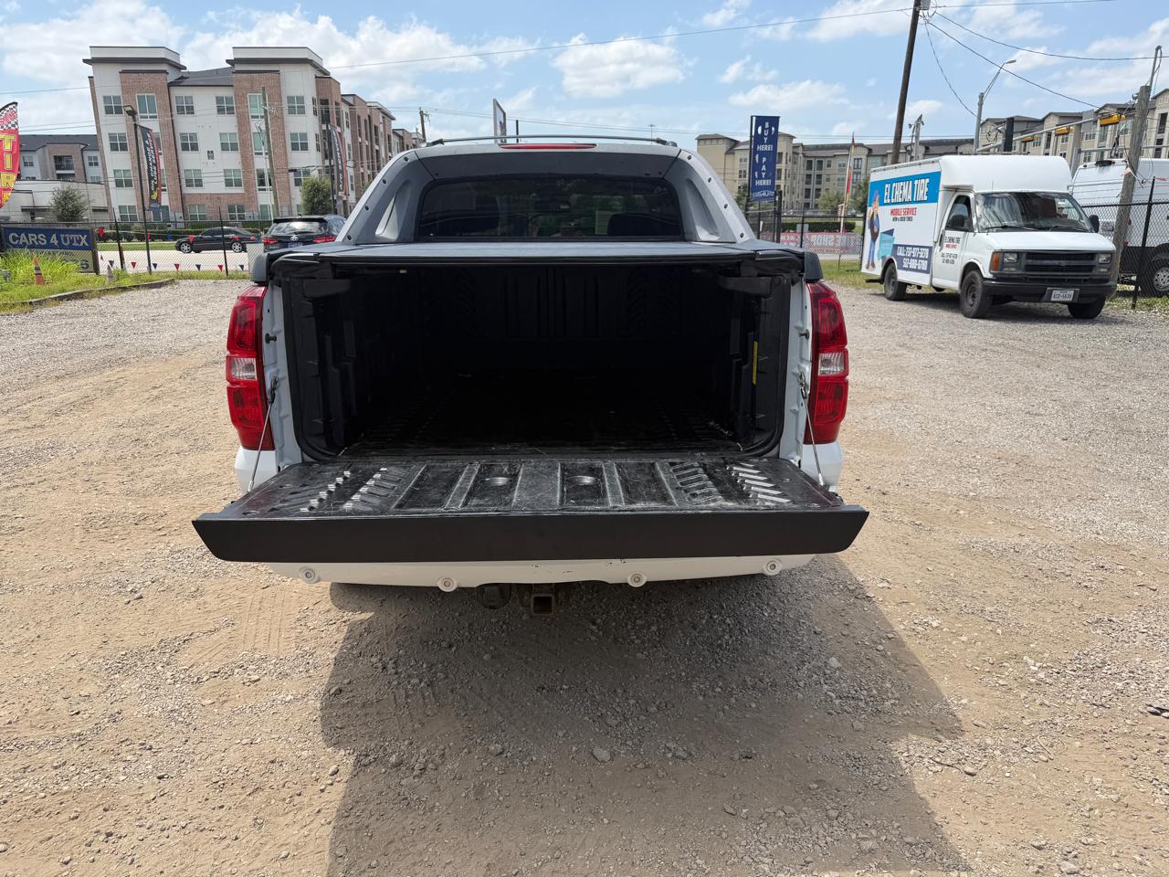 Chevrolet Avalanche LT 2WD 2010