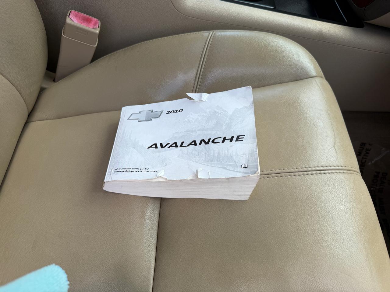 Chevrolet Avalanche LT 2WD 2010