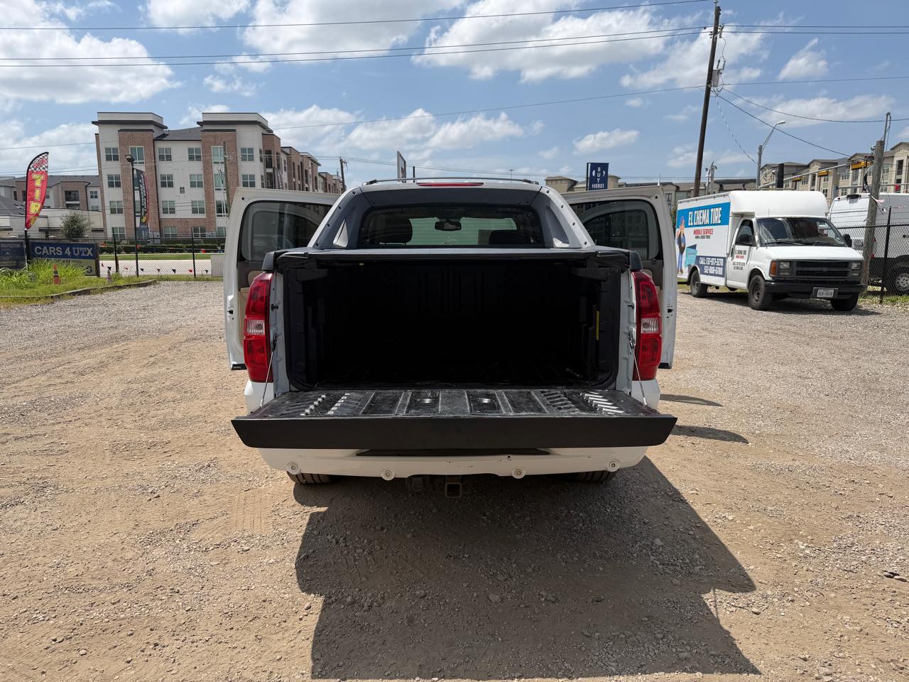 Chevrolet Avalanche LT 2WD 2010