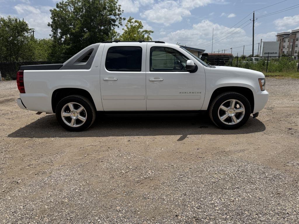 Chevrolet Avalanche LT 2WD 2010