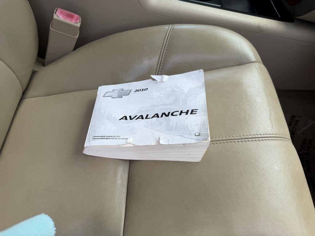 Chevrolet Avalanche LT 2WD 2010