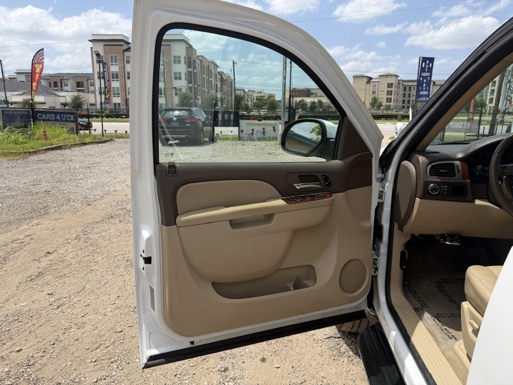 Chevrolet Avalanche LT 2WD 2010