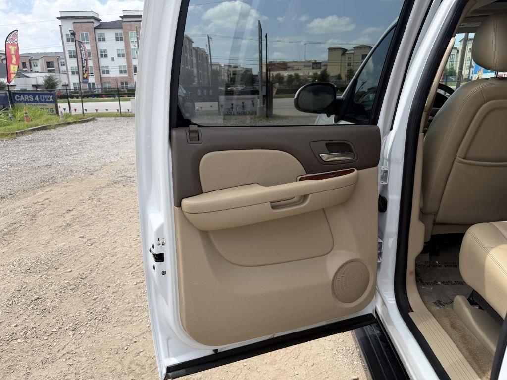 Chevrolet Avalanche LT 2WD 2010