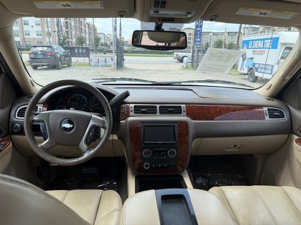 Chevrolet Avalanche LT 2WD 2010
