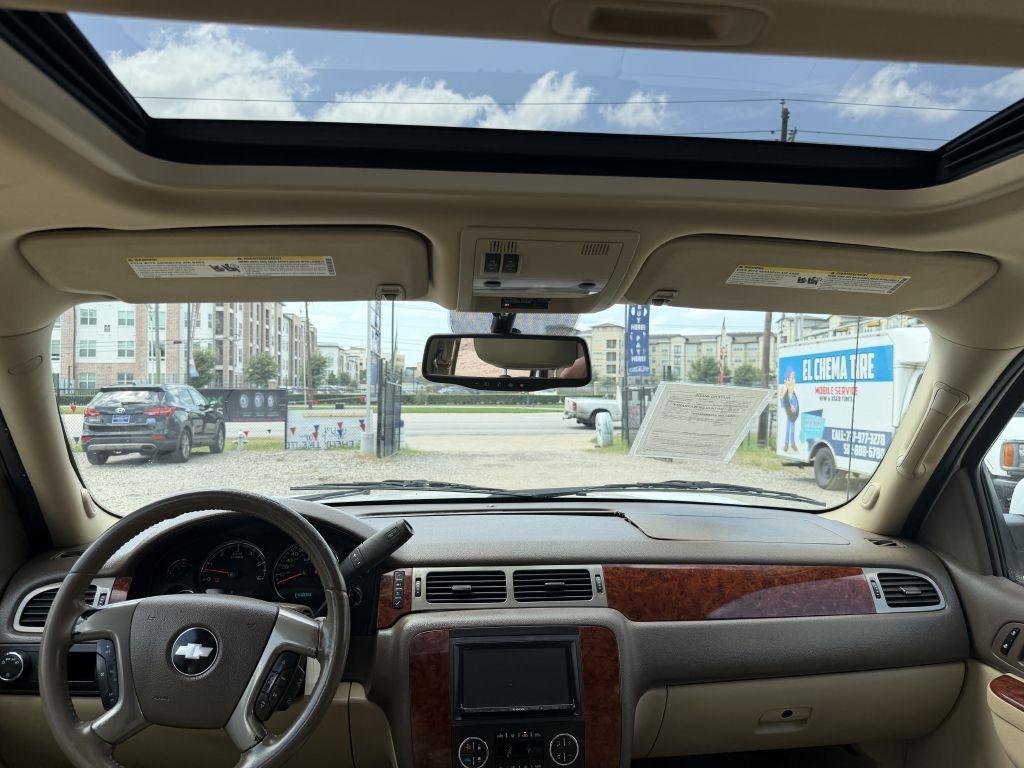 Chevrolet Avalanche LT 2WD 2010