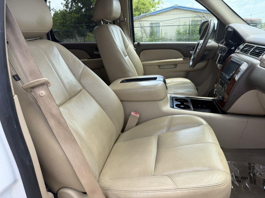 Chevrolet Avalanche LT 2WD 2010