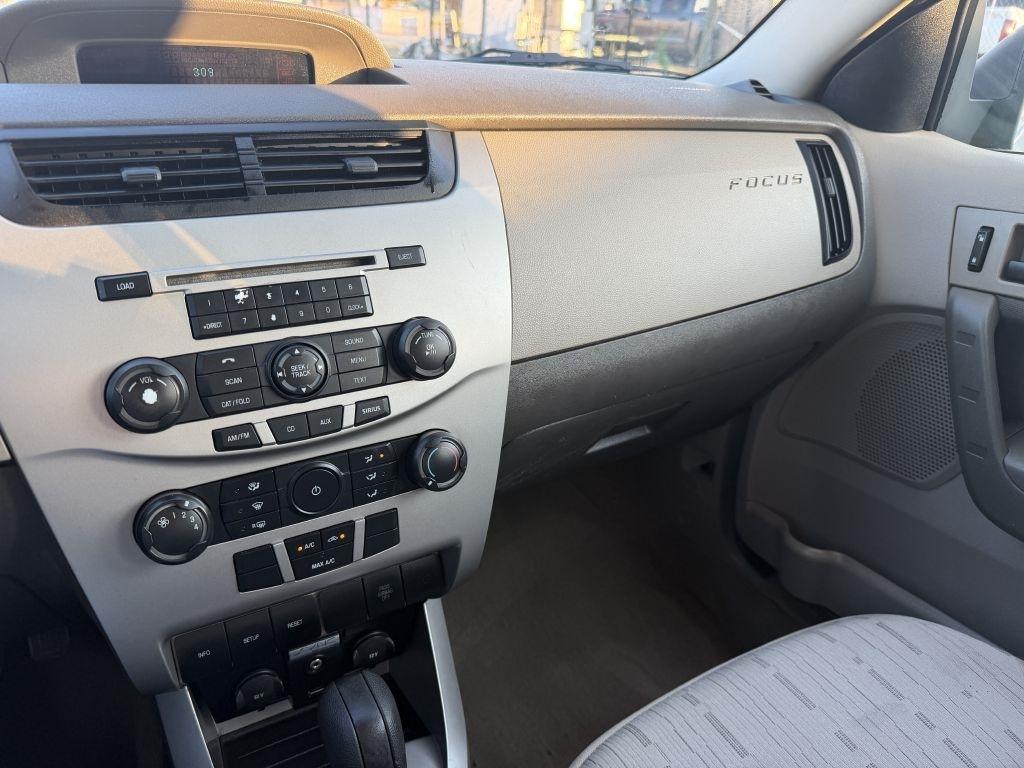 Ford Focus SE Sedan 2008