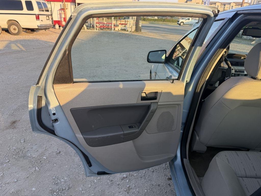 Ford Focus SE Sedan 2008