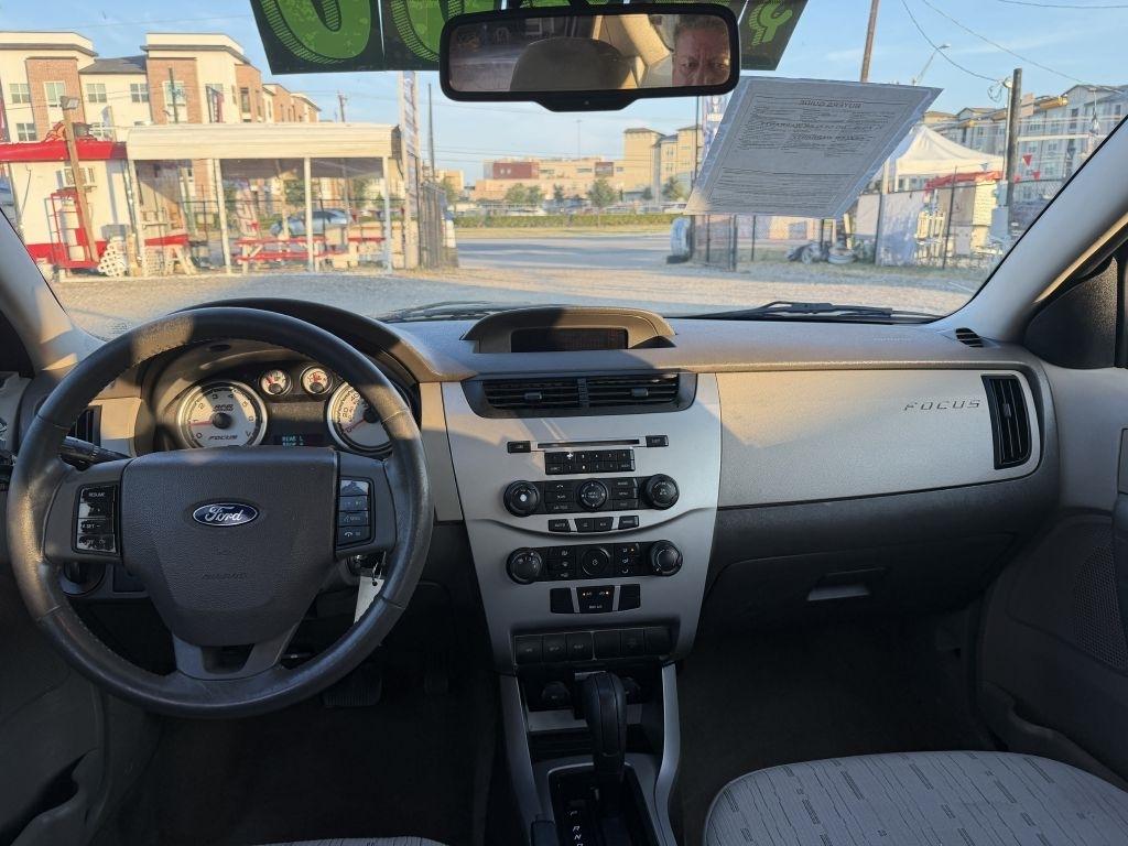 Ford Focus SE Sedan 2008