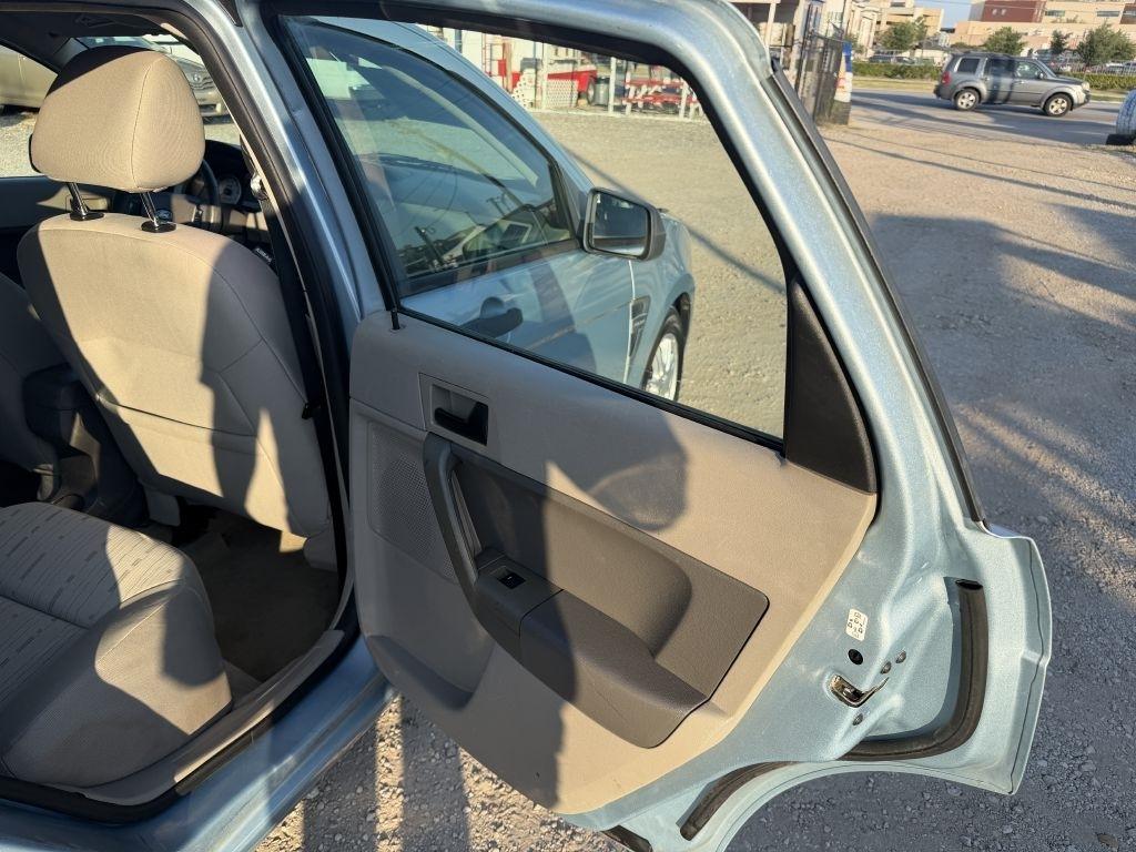 Ford Focus SE Sedan 2008