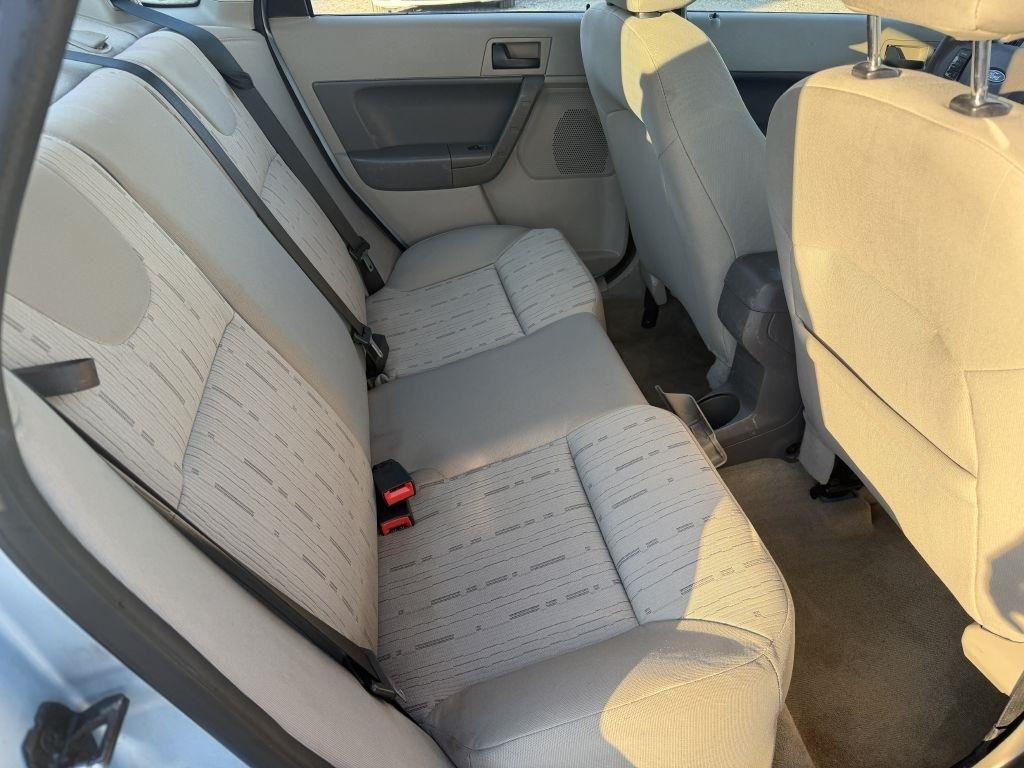 Ford Focus SE Sedan 2008