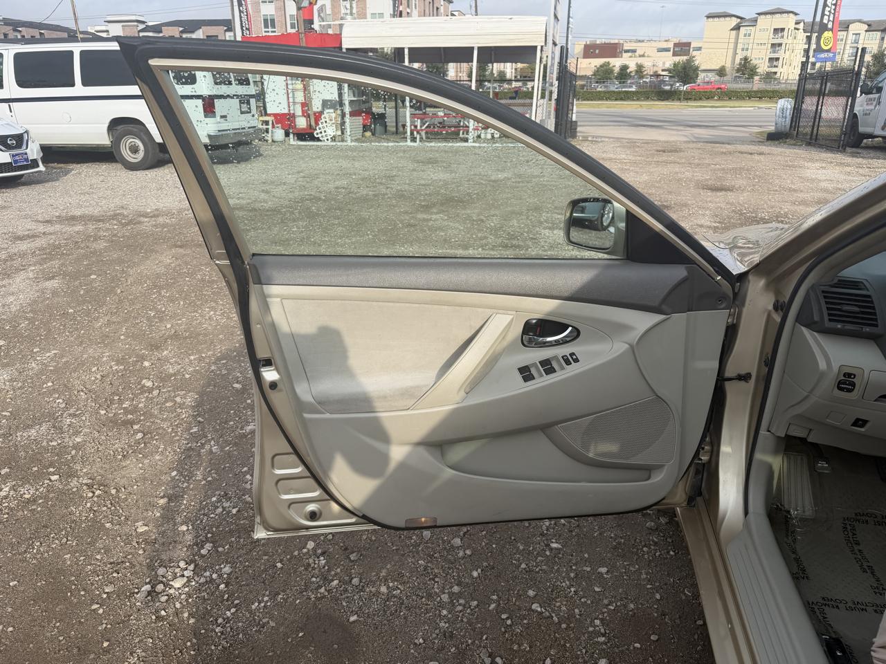 Toyota Camry 4dr Sdn XLE Auto 2010
