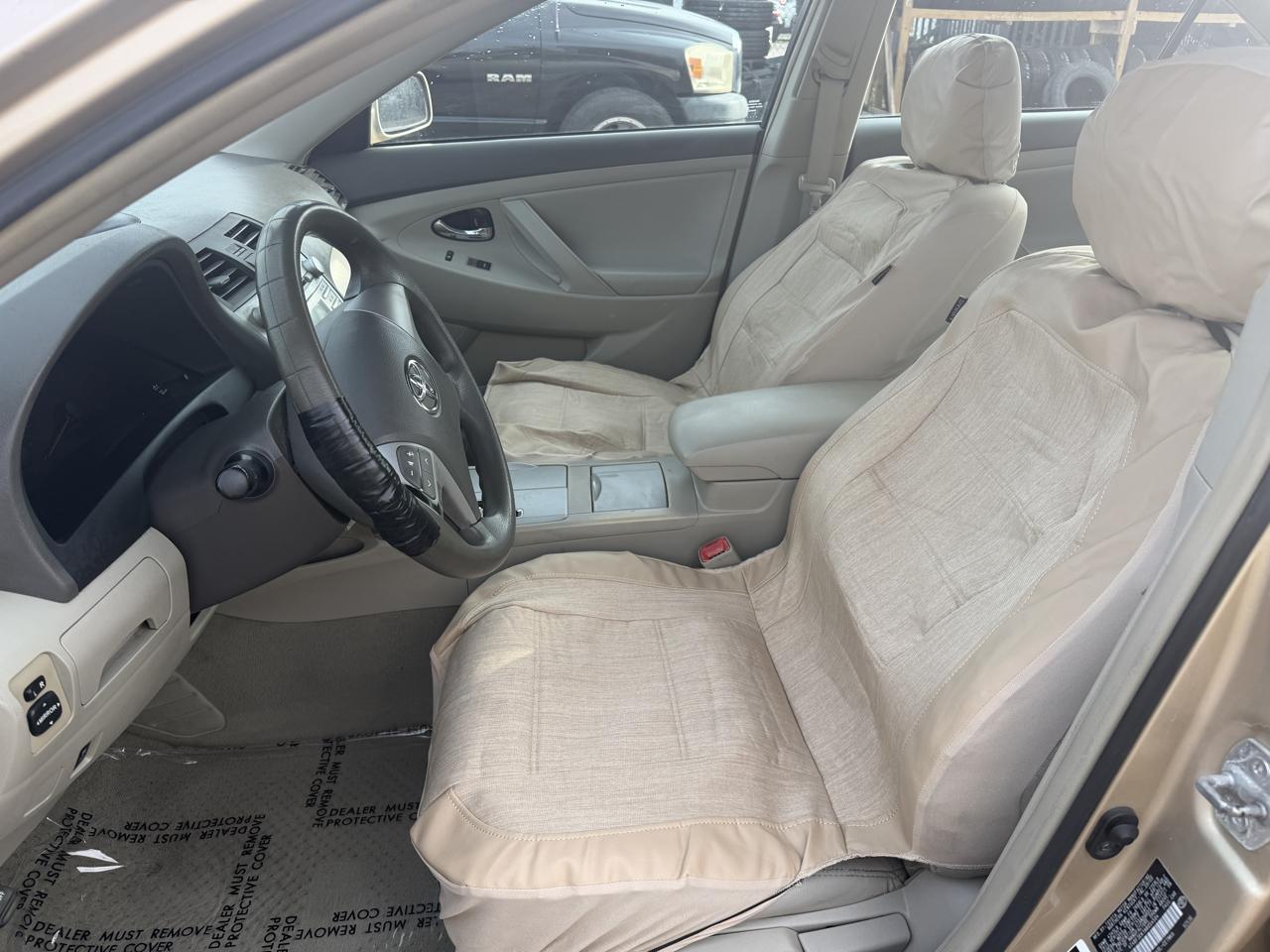 Toyota Camry 4dr Sdn XLE Auto 2010