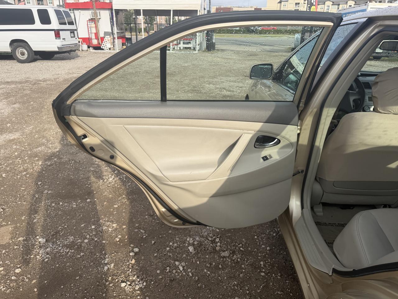 Toyota Camry 4dr Sdn XLE Auto 2010