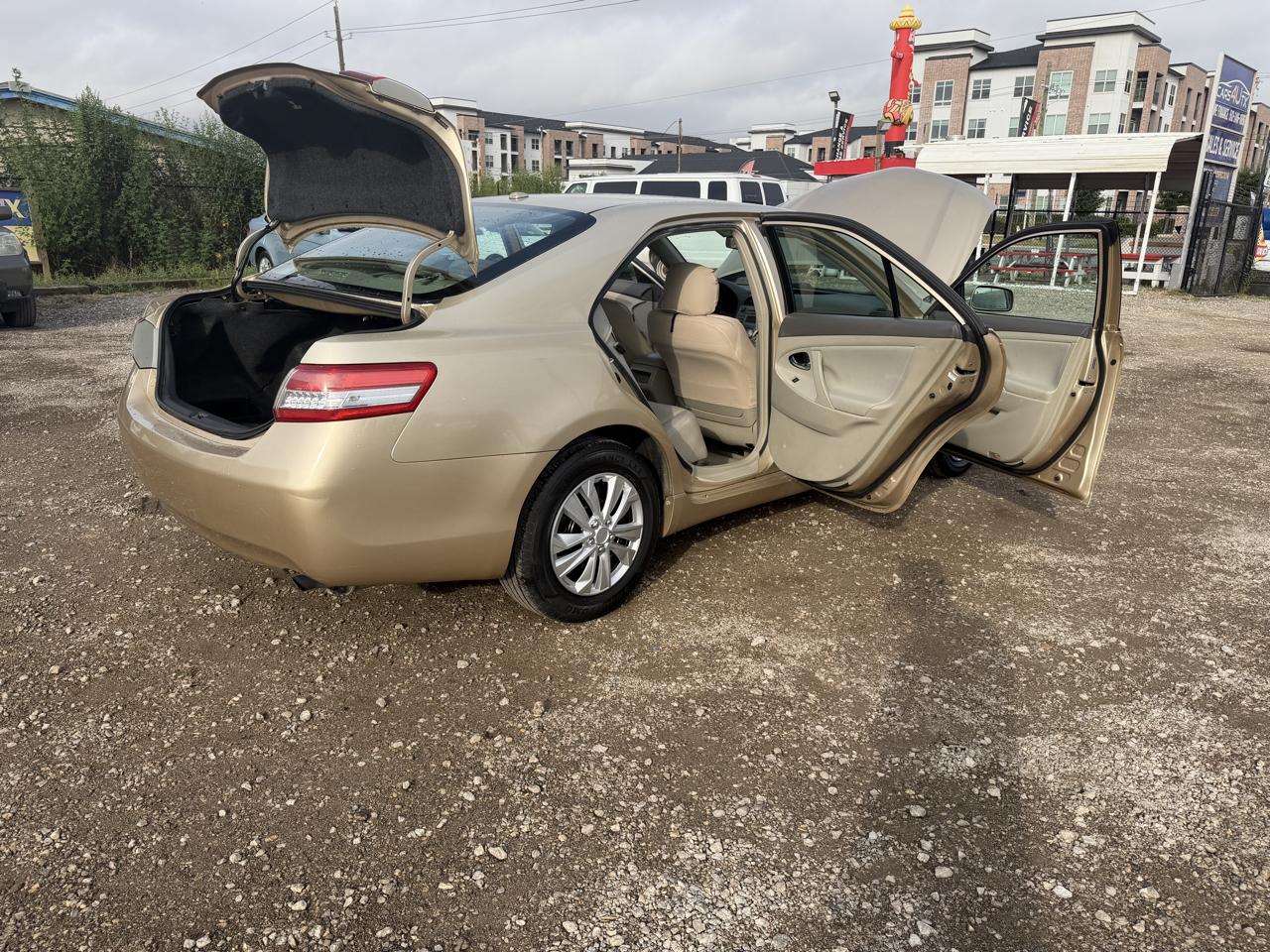 Toyota Camry 4dr Sdn XLE Auto 2010