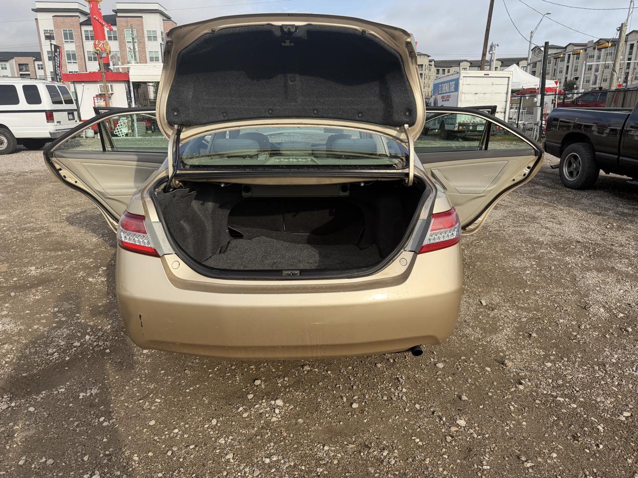 Toyota Camry 4dr Sdn XLE Auto 2010