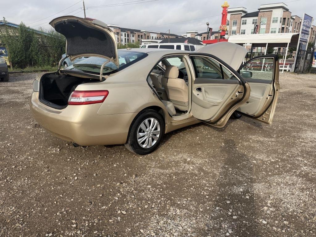 Toyota Camry 4dr Sdn XLE Auto 2010