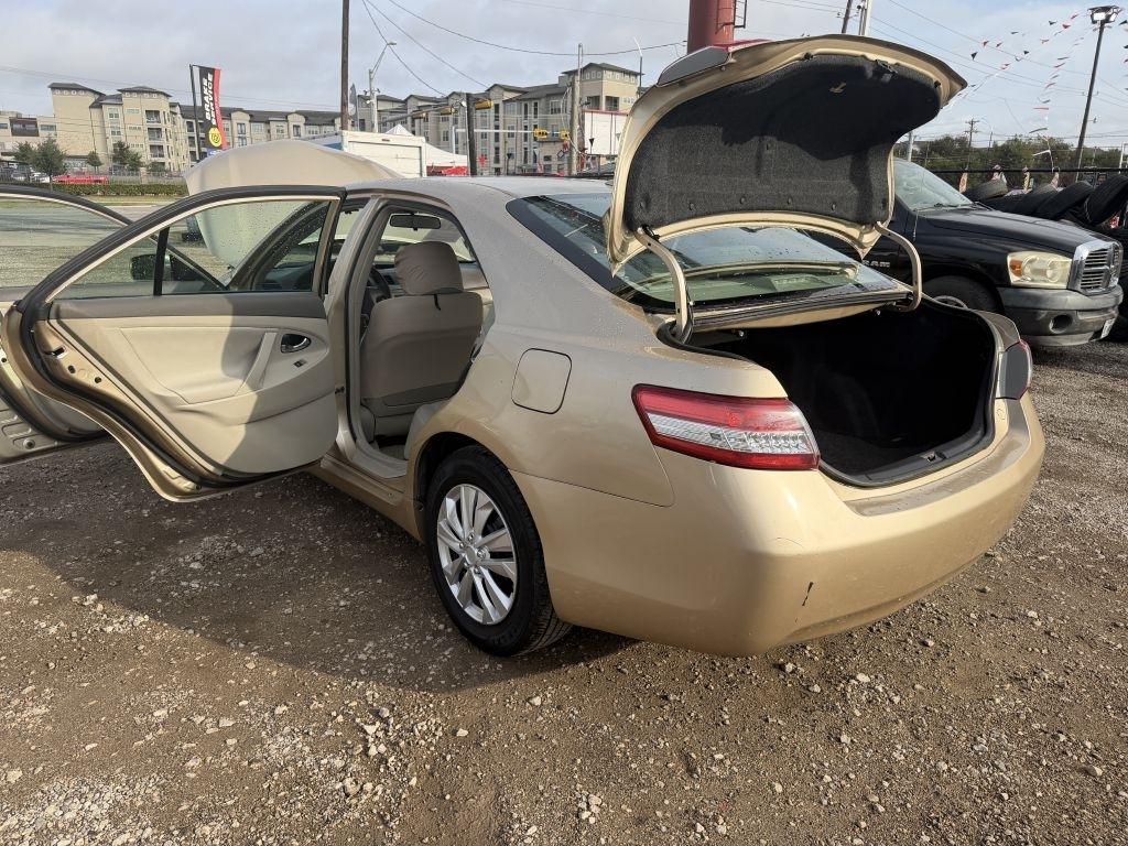 Toyota Camry 4dr Sdn XLE Auto 2010
