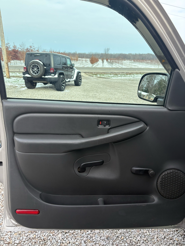 Chevrolet Silverado 1500 Ext Cab 143.5" WB Work Truck 2004