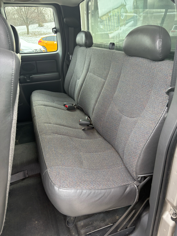 Chevrolet Silverado 1500 Ext Cab 143.5" WB Work Truck 2004