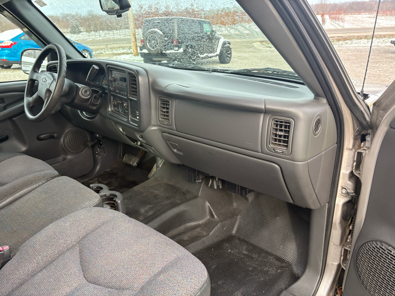 Chevrolet Silverado 1500 Ext Cab 143.5" WB Work Truck 2004