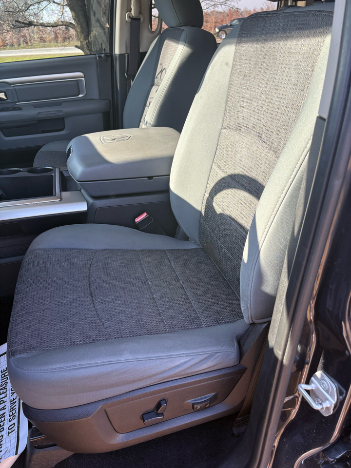 RAM 1500 4WD Crew Cab 140.5" Big Horn 2015