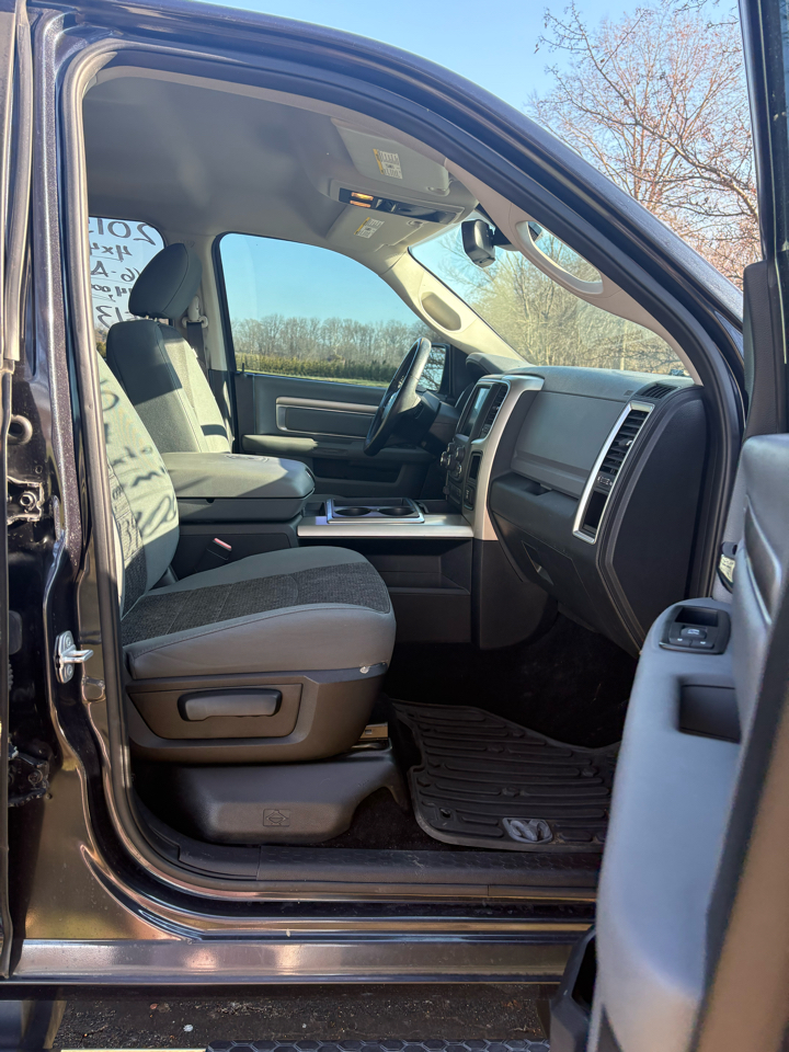 RAM 1500 4WD Crew Cab 140.5" Big Horn 2015