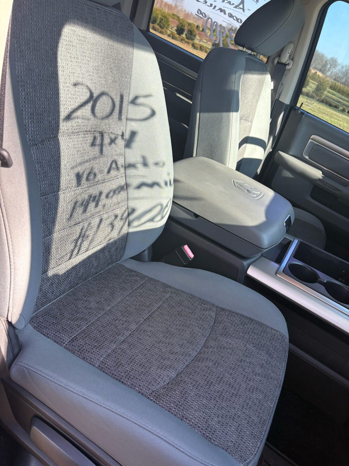 RAM 1500 4WD Crew Cab 140.5" Big Horn 2015