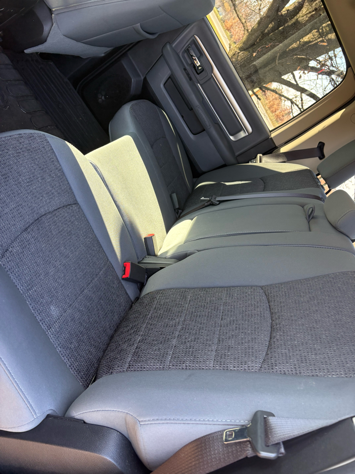 RAM 1500 4WD Crew Cab 140.5" Big Horn 2015