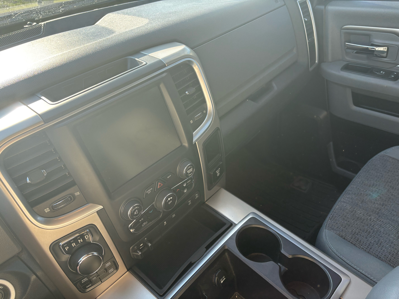 RAM 1500 4WD Crew Cab 140.5" Big Horn 2015