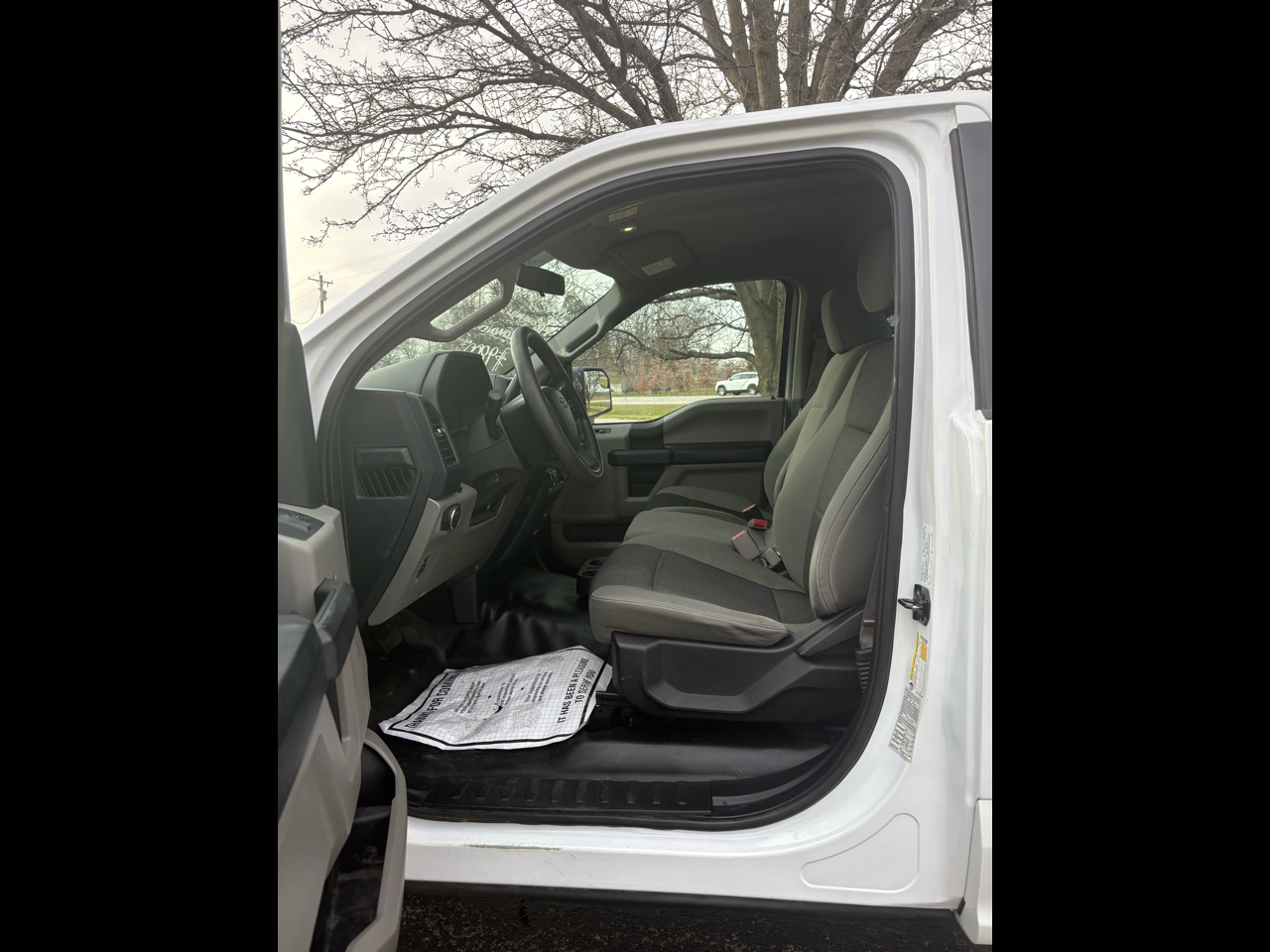 2016 Ford F-150 2WD Reg Cab 141" XL