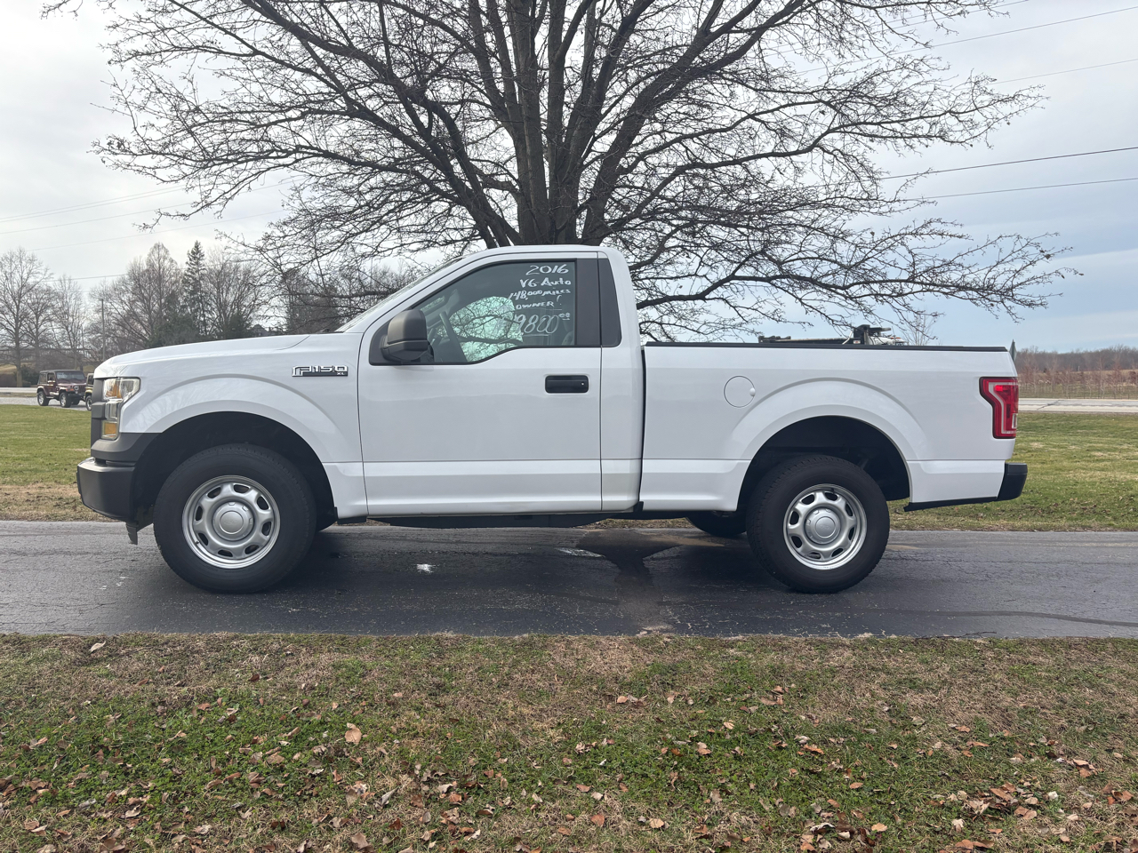 2016 Ford F-150 2WD Reg Cab 141" XL