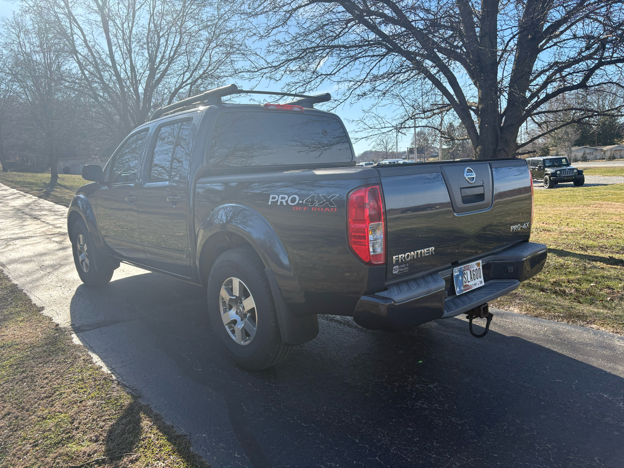 Nissan Frontier 4WD Crew Cab SWB Auto PRO-4X 2012