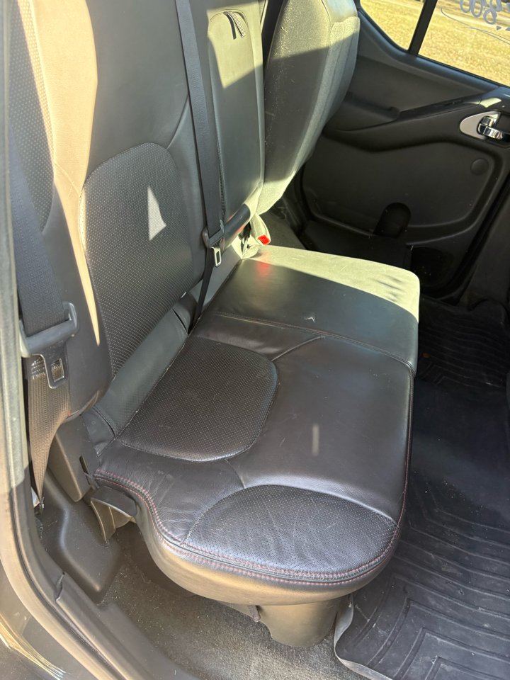 Nissan Frontier 4WD Crew Cab SWB Auto PRO-4X 2012