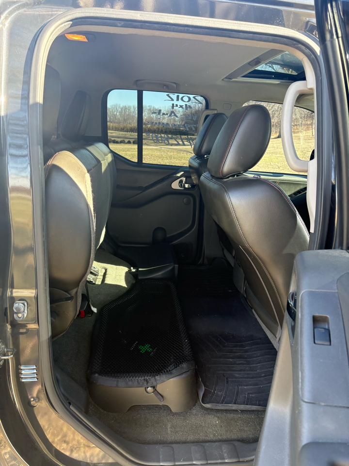 Nissan Frontier 4WD Crew Cab SWB Auto PRO-4X 2012