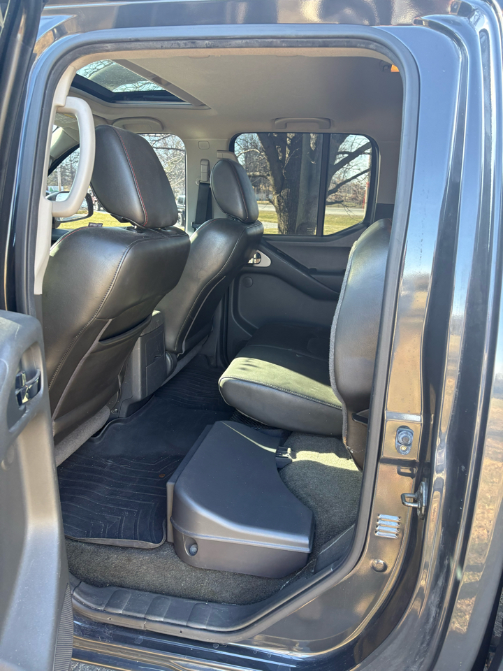 Nissan Frontier 4WD Crew Cab SWB Auto PRO-4X 2012