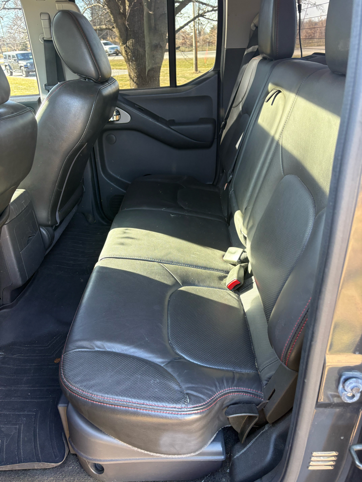 Nissan Frontier 4WD Crew Cab SWB Auto PRO-4X 2012