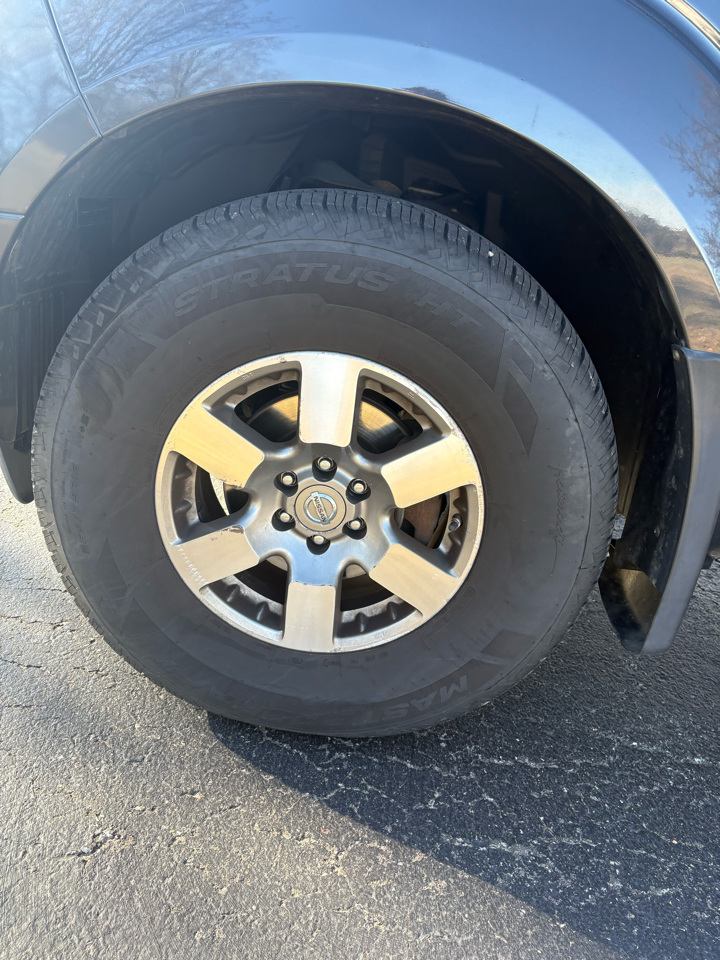 Nissan Frontier 4WD Crew Cab SWB Auto PRO-4X 2012