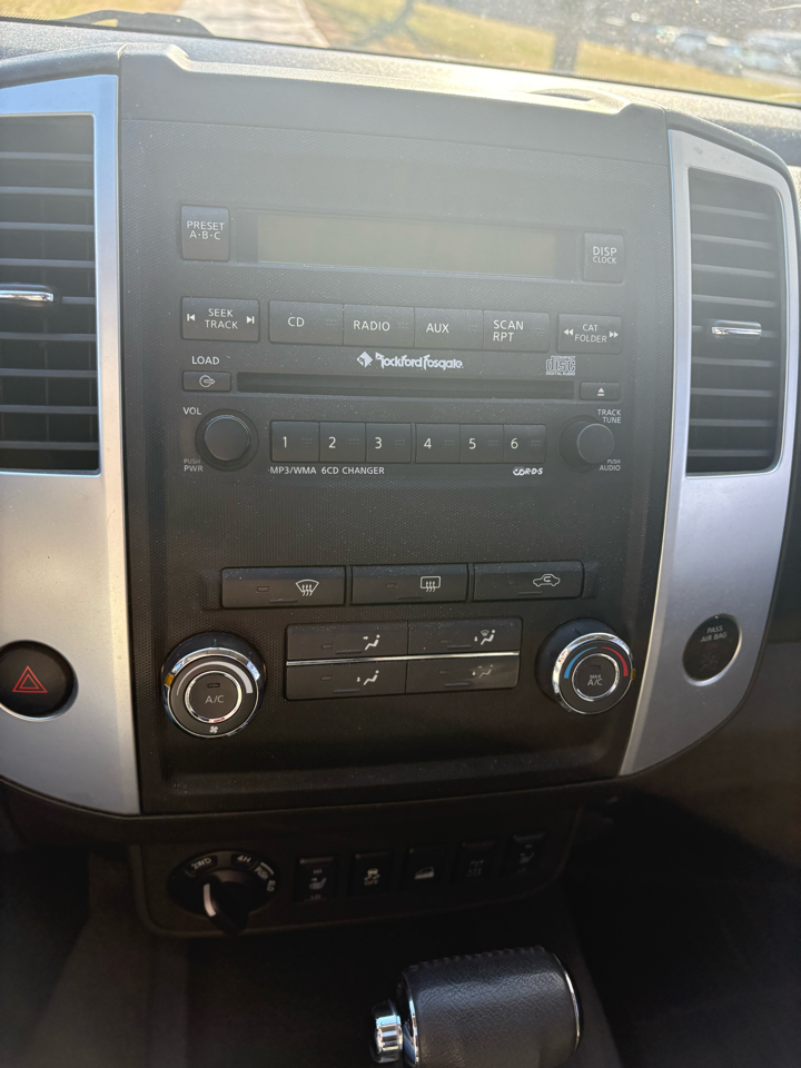 Nissan Frontier 4WD Crew Cab SWB Auto PRO-4X 2012