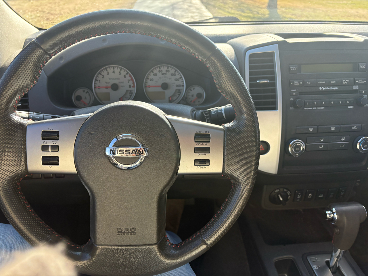 Nissan Frontier 4WD Crew Cab SWB Auto PRO-4X 2012