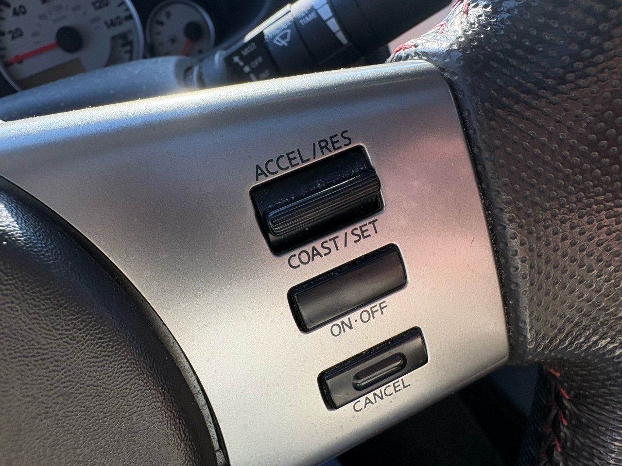 Nissan Frontier 4WD Crew Cab SWB Auto PRO-4X 2012