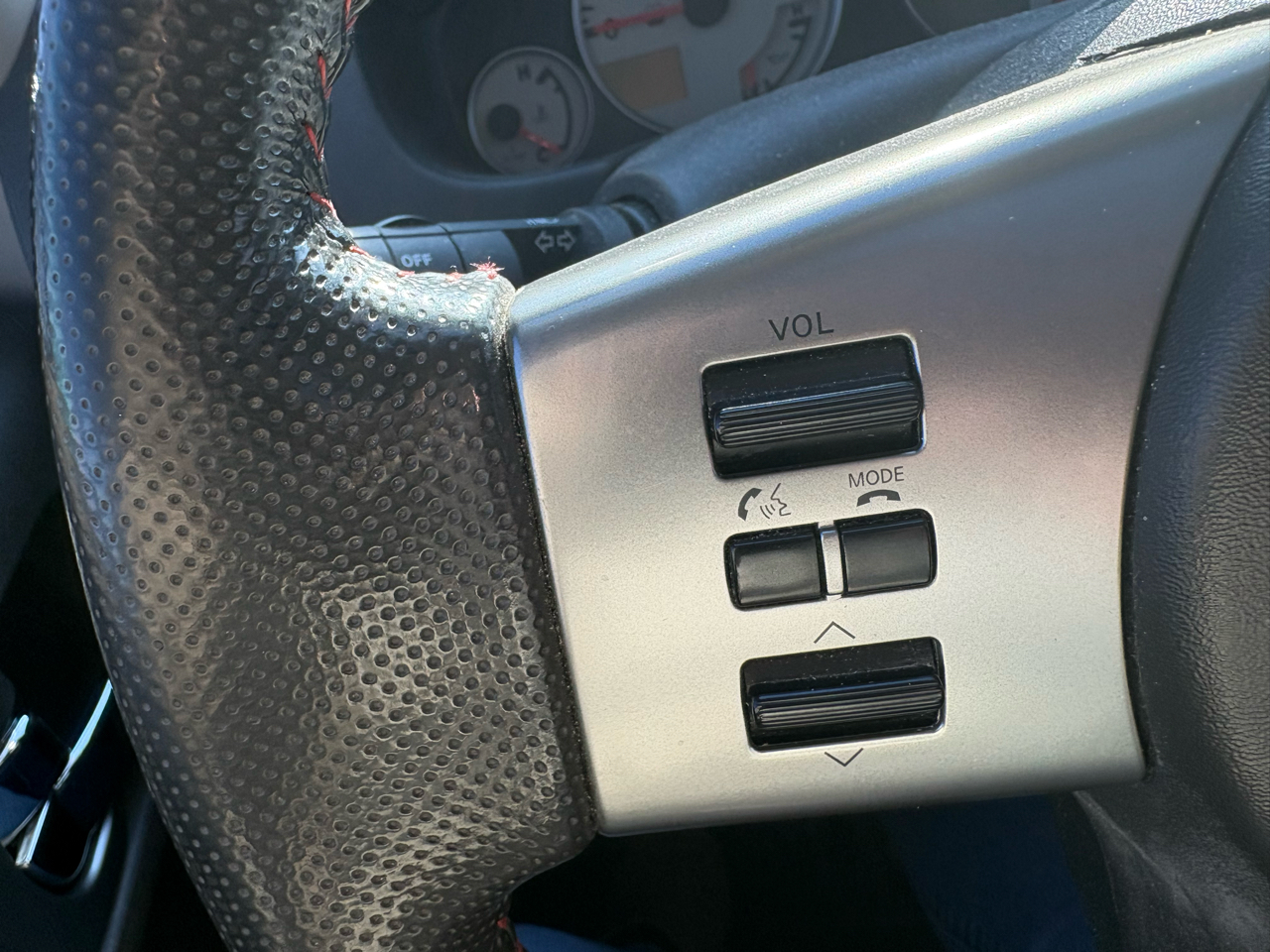 Nissan Frontier 4WD Crew Cab SWB Auto PRO-4X 2012