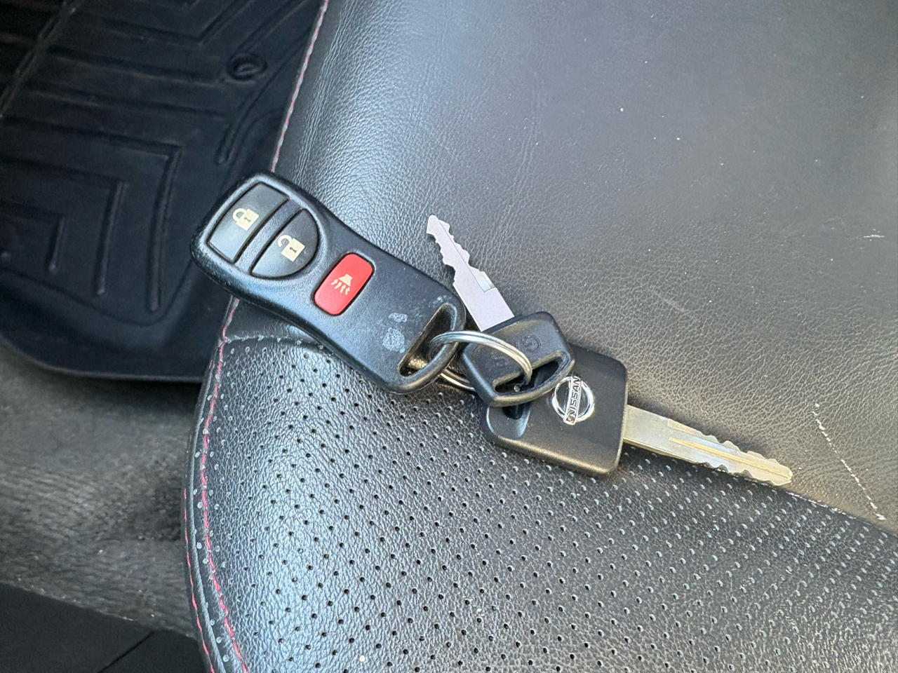 Nissan Frontier 4WD Crew Cab SWB Auto PRO-4X 2012